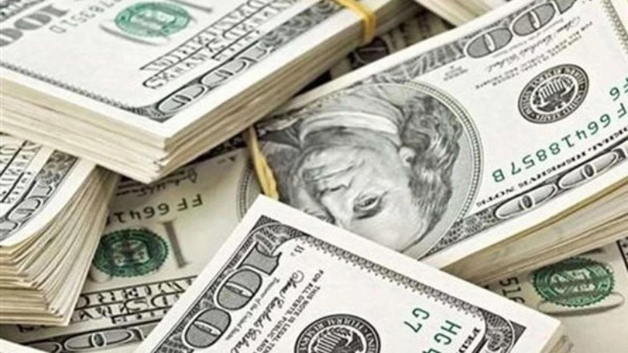 تغيرات أسعار الدولار في البنوك المصرية خلال تعاملات يوم الإثنين 16 مارس